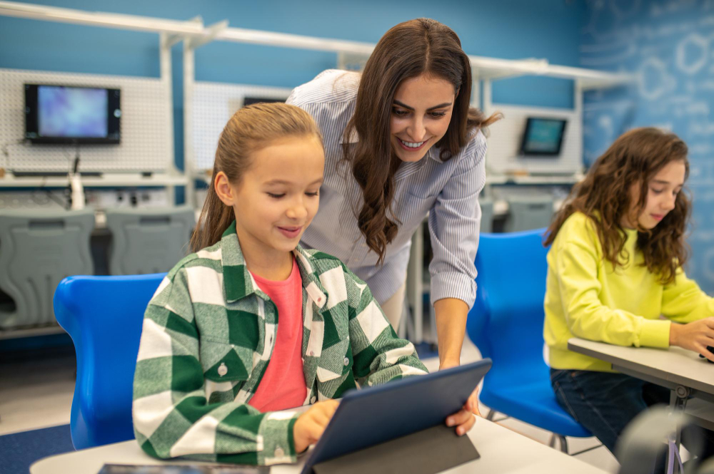 The OECD’s Verdict on AI in Schools: It Works—But Only When Teachers Lead It